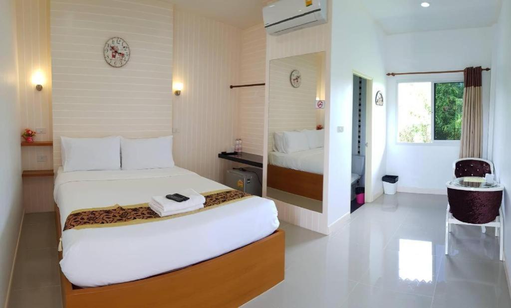 The Aam Resort Bang Sare Exterior photo