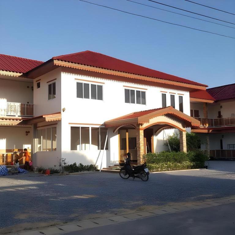 The Aam Resort Bang Sare Exterior photo